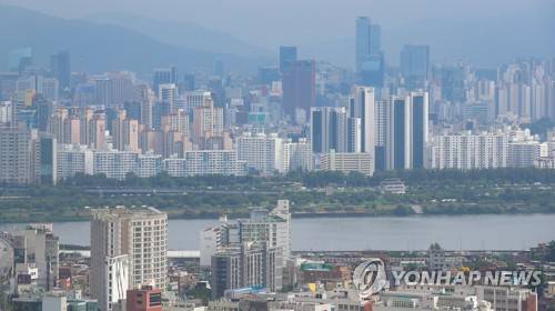 서울 남산에서 바라본 아파트 단지 모습. /연합뉴스