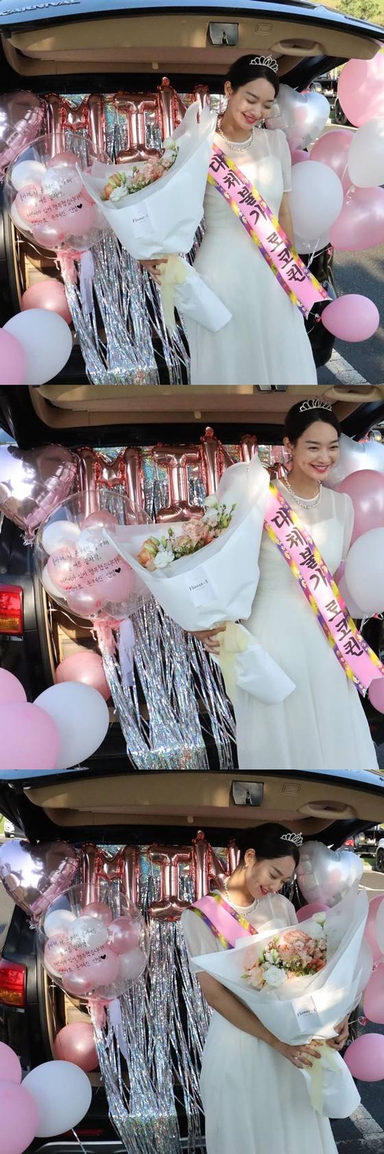 배우 신민아./사진=에이엠엔터테인먼트 공식 인스타그램