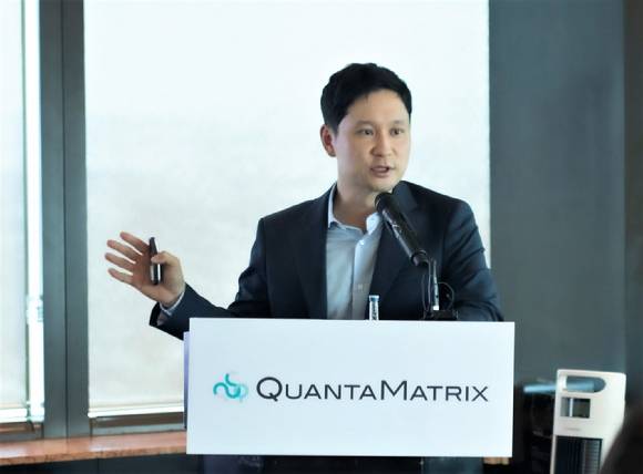 퀀타매트릭스가 신제품 개발과 해외시장 진출 등 운영자금 확보를 위해  최대주주인 에즈라 자선신탁(Ezrah Charitable Trust)과 권성훈 대표이사 등을 대상으로 184억원 규모의 유상증자를 결정했다. 사진은 권성훈 퀀타매트릭스 대표. [사진=퀀타매트릭스]