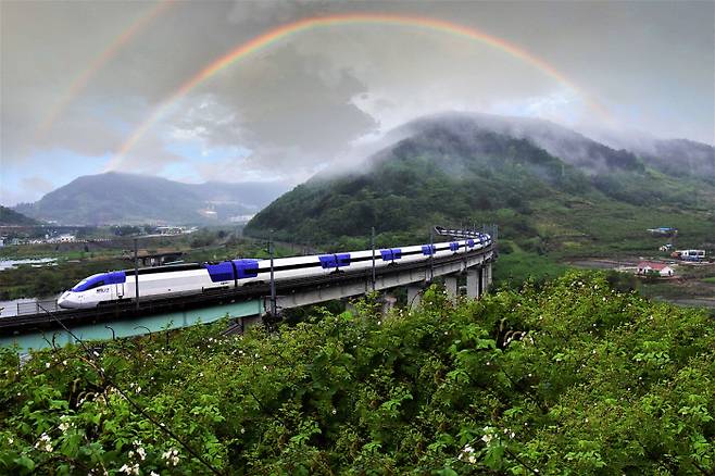 은상 수상작인 김창덕씨의 ‘아름다운 산천호’.