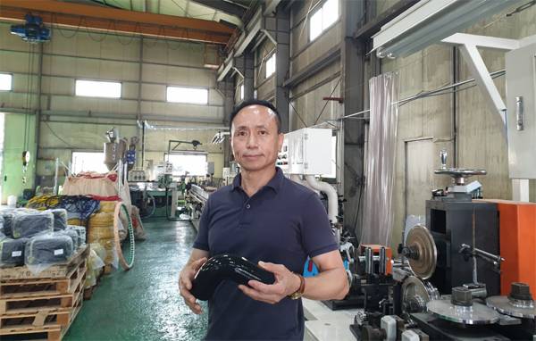 자사 제품에 대해 설명 중인 지티아이엔씨 지태경 대표. [사진 제공 = 지티아이엔씨]