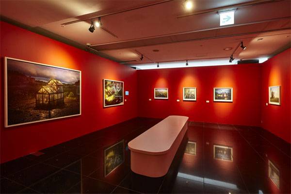 항바이러스 노루페인트를 활용한 에릭 요한슨 사진전.  [사진 제공 = 노루페인트]