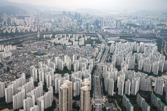 서울 송파와 강남 일대 아파트 단지의 모습. 연합뉴스