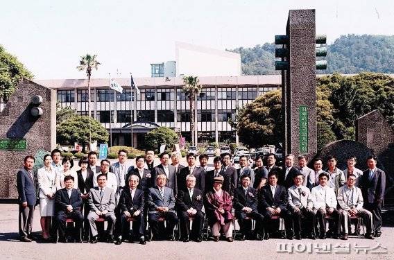제주대학교 교육대학 현판 제막 기념식(사라캠퍼스). 2008.05.26. [제주대 제공]/fnDB