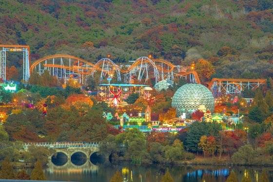 서울랜드 단풍 전경