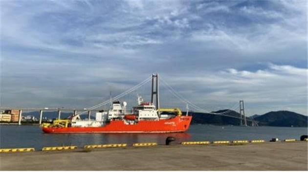 광양항에 정박 중인 아라온호. 극지연구소