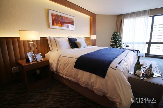 크라운구스X그랜드힐튼 스위트룸 패키지&nbsp;