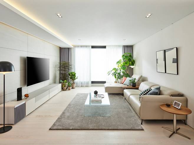 2021년 가을 라이프스타일 트렌드 발표회에서는 가족의 라이프스타일을 반영해 만든 까사 크레모사, 리빙 온 네이처 등 2개의 모델하우스가 공개됐다.