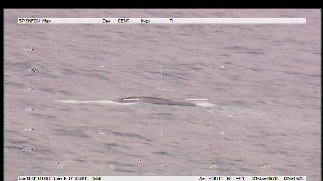20일 오후 독도 북동쪽 해상에서 전복된 사고 어선을 항공에서 촬영한 모습. [동해지방해양경찰청 제공]