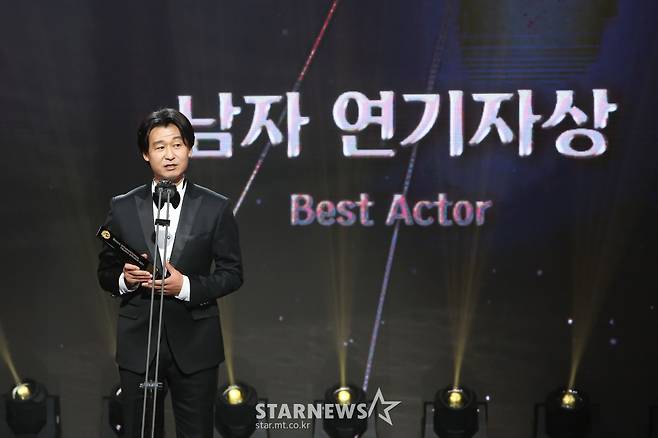 박혁권 '연기자상 감사해요'[★포토]