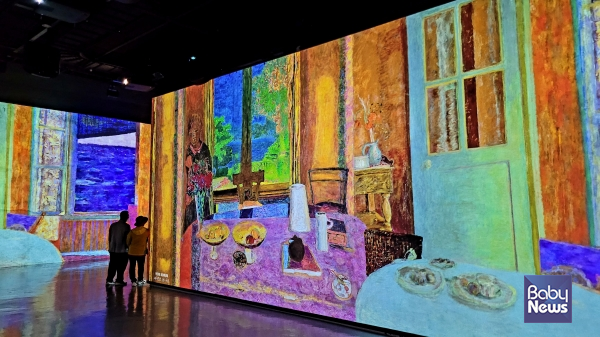 '빛의 벙커'에서는 인상주의에서 모더니즘까지 20명의 작가들의 작품을 압도적인 스케일의 미디어아트로 관람할 수 있다. ⓒ김재원