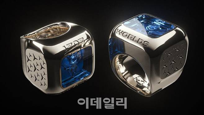 2021 LoL 월드 챔피언십 우승팀 반지 (사진=라이엇게임즈 제공)