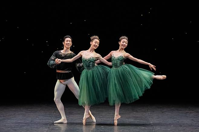 주얼스_에메랄드 ⓒ국립발레단_Photo by 손자일
