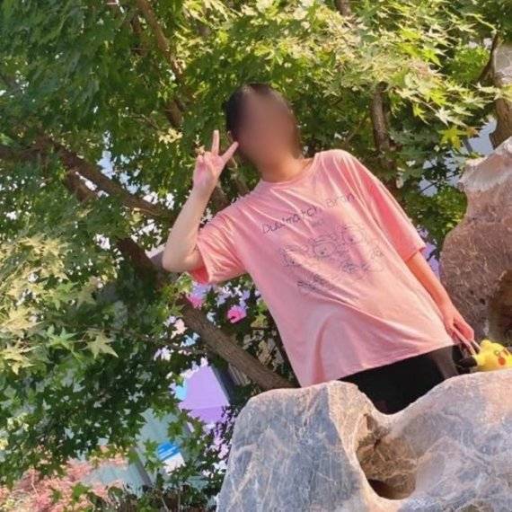 장옌훙의 딸 리보이. 웨이보 캡처