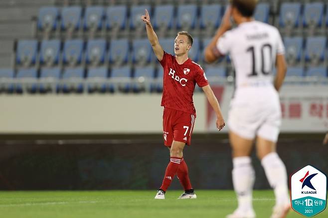 부산 아이파크의 드로젝(한국프로축구연맹 제공)© 뉴스1