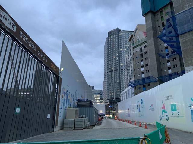 강동구 천호 재정비 2구역 아파트 신축 공사가 진행되고 있는 모습. 전세은 인턴기자