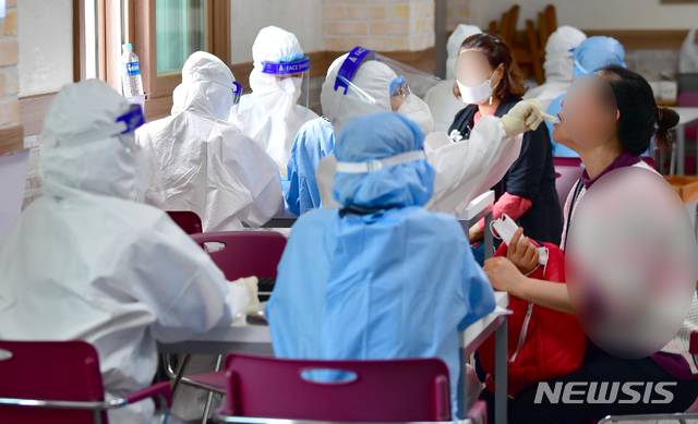 [광주=뉴시스]=코로나19 검사. (사진=뉴시스 DB). photo@newsis.com *재판매 및 DB 금지