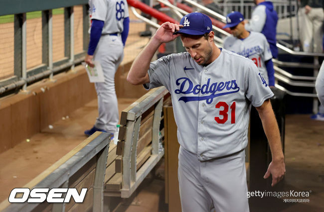 [사진] 지난 18일 NLCS 애틀랜타와의 2차전 선발 등판을 마친 LA 다저스의 맥스 슈어저 ⓒGettyimages(무단전재 및 재배포 금지)