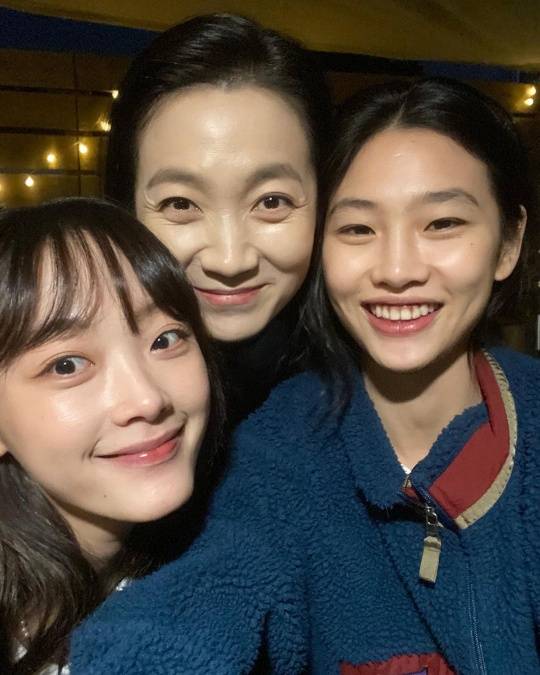 The Three Musketeers of the Netflix original Squid Game have been reunited.Actor Lee Yoo-Mi released a photo of Actor HoYeon Jung and Kim Joo-ryong on his instagram on the 24th with the article It was so fun, the Three Musketeers.The photo shows Lee Yoo-Mi, HoYeon Jung, and Kim Joo-ryong, who smile brightly at the camera with their faces facing each other.It attracted the attention of those who smiled brightly with a playful expression.Meanwhile, Lee Yoo-Mi took the role of Ji Young in Squid Game and received the attention of viewers.HoYeon Jung played the role of dawn station that opened his mind with Ji Young and game, and Kim Joo-ryong played the role of five-member Korean and American before fraud.