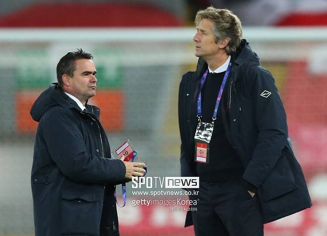 ▲ 마크 오베르마스와 에드빈 판 데르 사르