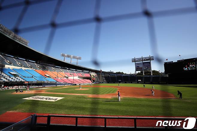 포스트시즌을 일주일 앞두고 한국야구위원회(KBO)가 준비에 한창이다. /뉴스1 © News1 이재명 기자