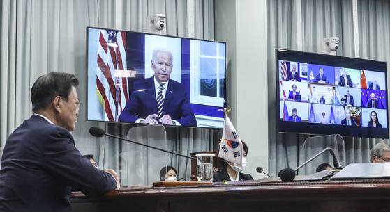 President Moon Jae-in takes part in a virtual Major Economies Forum on Energy and Climate convened by U.S. President Joe Biden on Sept. 17, ahead of the UN Climate Change Conference, or COP26, in early November in Glasgow, Scotland. The United States and the European Union announced a Global Methane Pledge that collectively aims to cut global methane pollution by at least 30 percent by 2030. [JOINT PRESS CORPS]