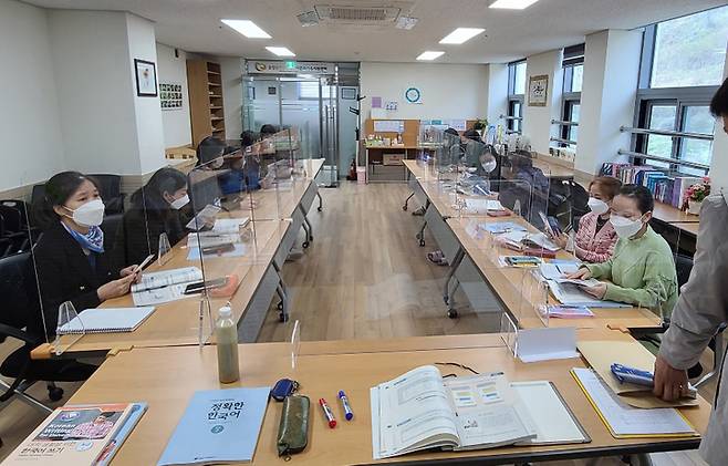 순창의 결혼이주여성들이 순창군 건강가정·다문화가족지원센터에서 한국어교육을 받고 있다. *재판매 및 DB 금지