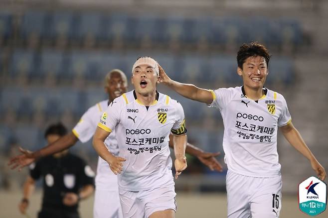 전남 드래곤즈의 이종호(왼쪽). (한국프로축구연맹 제공)© 뉴스1
