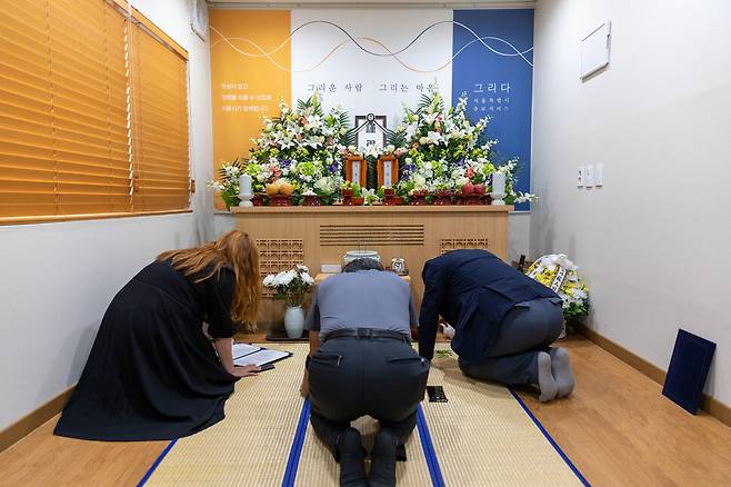 서울시립승화원에서 치러지는 무연고 사망자의 공영장례 모습. 박승화 <한겨레21> 기자