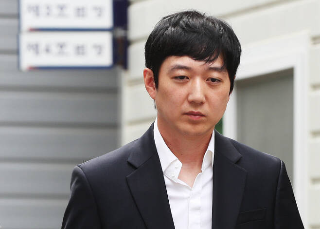 조재범 전 코치가 2018년 6월 25일 수원지방법원 성남지원에서 열린 구속 전 피의자심문에 출석하고 있다. 연합뉴스