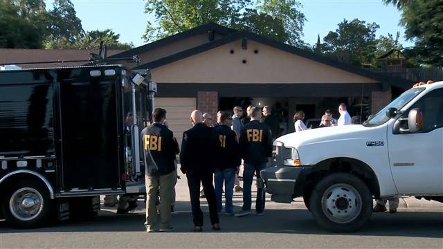 ‘골든 스테이트 킬러’인 조지프 디안젤로의 체포 장면.서울신문 DB