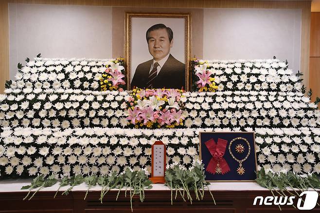 27일 오전 서울 종로구 서울대학교병원 장례식장에 노태우 전 대통령의 빈소가 마련돼 있다. 2021.10.27/뉴스1 © News1 사진공동취재단