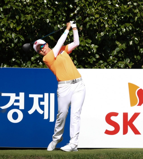 2021년 한국여자프로골프(KLPGA) 투어 SK네트웍스-서울경제 레이디스 클래식 우승을 차지한 김효주 프로가 최종라운드에서 경기하는 모습이다. 사진제공=KLPGA