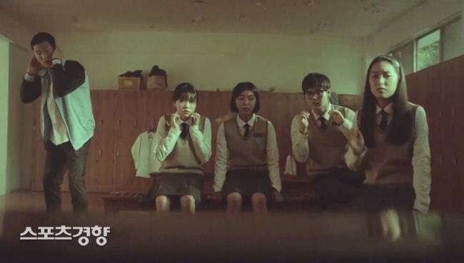 tvN 드라마 ‘홈타운’의 한 장면. 사진 tvN 방송화면 캡쳐