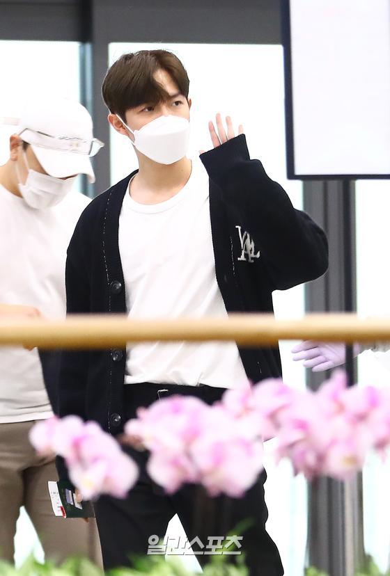 Singer Kim Jae-hwan is arriving at the Dubai Expo in Dubai on the afternoon of the 3rd and arriving at Incheon International Airport Terminal 1.