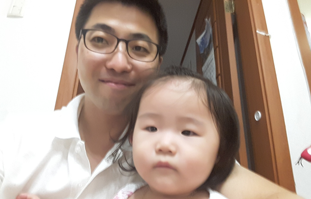 사고 전 소율이와 소율아빠 전기섭 씨의 모습.