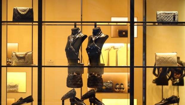 샤넬의 매장 진열대 모습. /연합뉴스