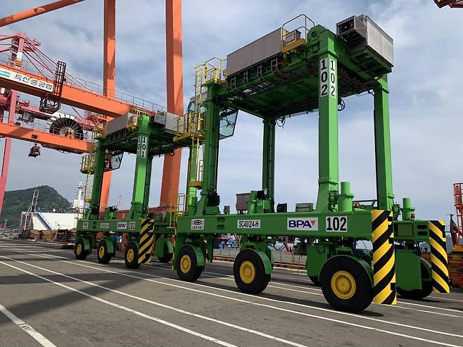 경유에서 LNG·하이브리드로…부산항만공사, 친환경 항만 운송장비 개발 [부산항만공사 제공. 재판매 및 DB 금지] photo@yna.co.kr