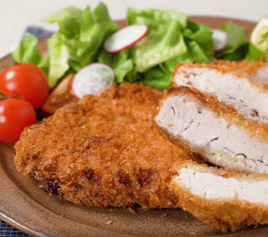 롯데푸드의 쉐푸드 통 돈까스. <롯데푸드 제공>