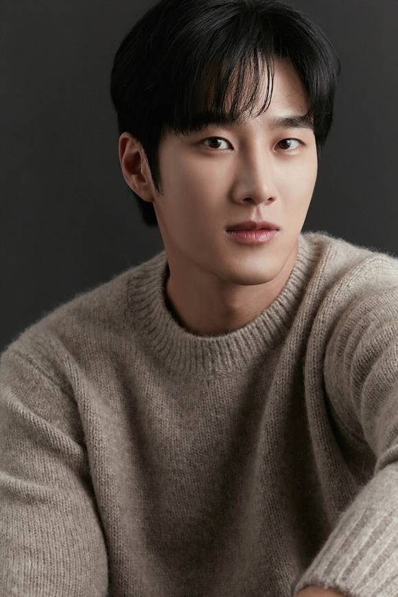 안보현은 최근 종영한 '유미의 세포들'에서 구웅 역을 맡아 열연을 펼쳤다. 그는 긴 머리와 수염으로 '만찢' 비주얼을 자랑하며 . /FN엔터테인먼트 제공