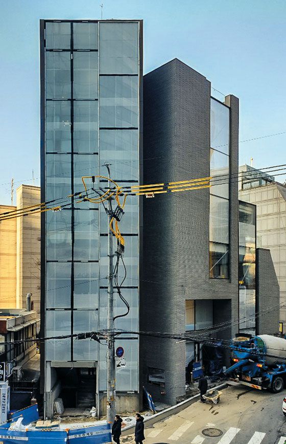 최근 서울 강남 테헤란로 뒷골목 곳곳에서 꼬마빌딩 리모델링 공사가 한창이다. 사진은 역삼동 일대 지상 4층 상가를 6층으로 리모델링하는 공사 현장./조선DB