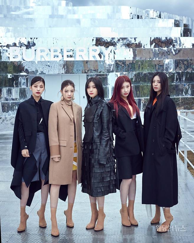 사진 : 버버리, 있지 '이매진드 랜드스케이프 제주(THE IMAGINED LANDSCAPES JEJU)'