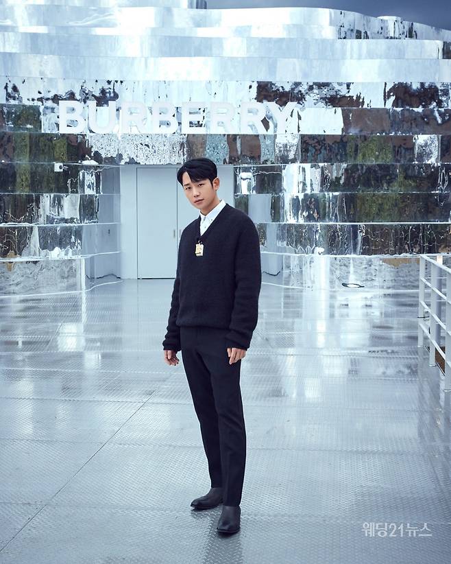 사진 : 버버리, 정해인 '이매진드 랜드스케이프 제주(THE IMAGINED LANDSCAPES JEJU)'