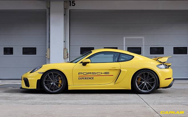 일반 718보다 30mm 더 낮은 차체