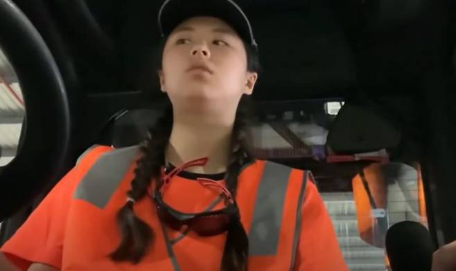 호주에서 포크리프트 기사로 일하고 있는 윤다영씨/유튜브  'Dianry_다이앤리'