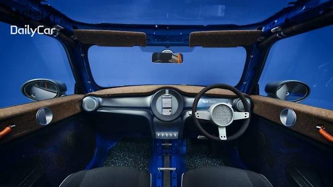 MINI 스트립 콘셉트카 내부