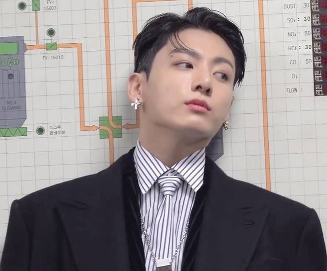 방탄소년단 정국, 찬란한 미남 자태 속 솔직 담백 귀요미 매력