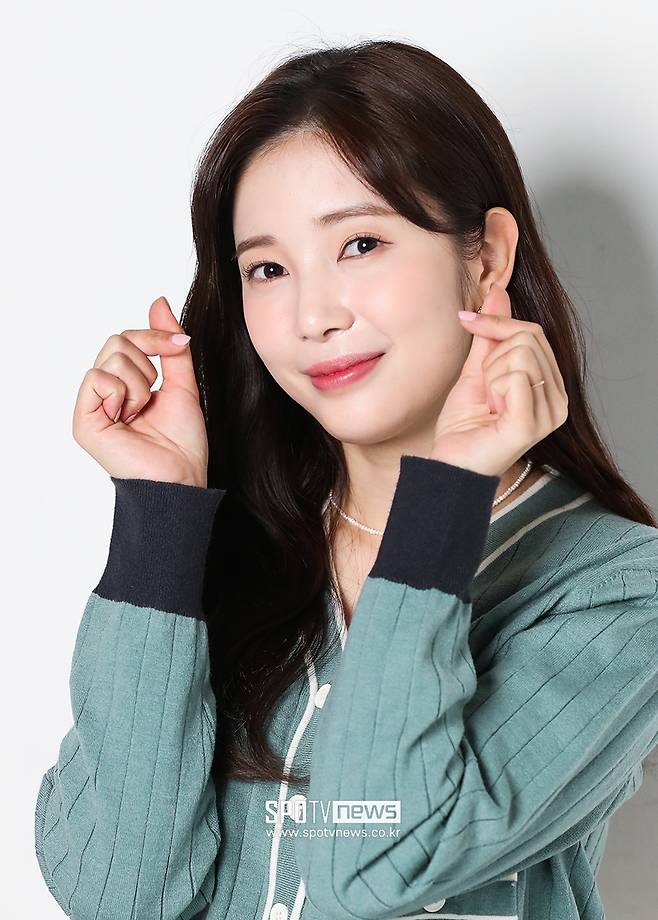 ▲ 에이프릴 윤채경이 스포티비뉴스와 인터뷰에서 포즈를 취하고 있다. 곽혜미 기자 khm@spotvnews.co.kr