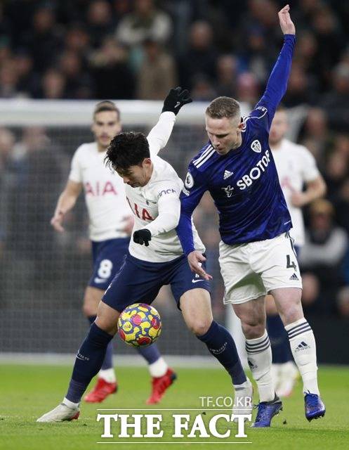 스포츠토토코리아가 오는 27일(토)부터 29일(월)까지 벌어지는 국내 프로축구 K리그1 4경기와 토트넘 경기가 포함된 잉글랜드 프리미어리그(EPL) 10경기 등 총 14경기를 대상으로 한 축구토토 승무패 53회차 게임을 발매한다./런던=AP.뉴시스