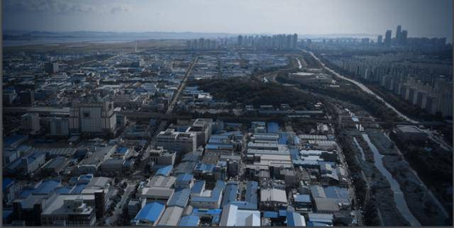 인천 공단이 회색 이미지를 벗고 생태·문화공간으로 탈바꿈한다. 사진은 인천 남동산단 전경. 인천시 제공